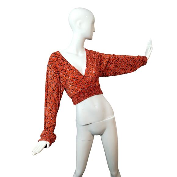 Urban Outfitters Women's size M Floral Feminine Babydoll Plisse Wrap Crop Top - Picture 2 of 9